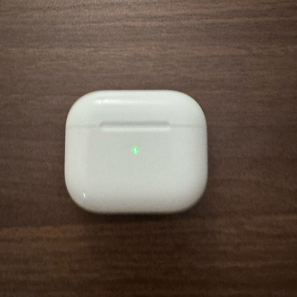 Apple Air Pods - 3rd Generation - 2022 - Picture 4 of 11